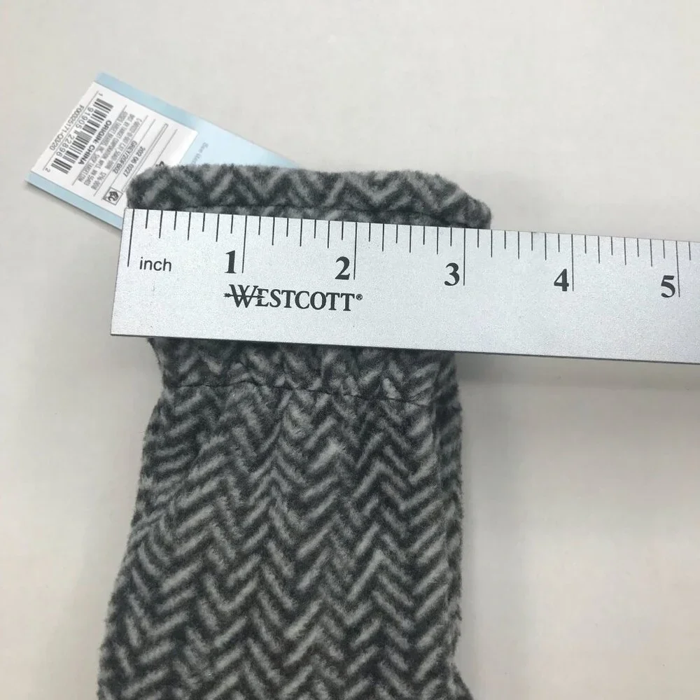 Cat and Jack Girl's Gloves and Hat Zig Zag Gray Green Pom New